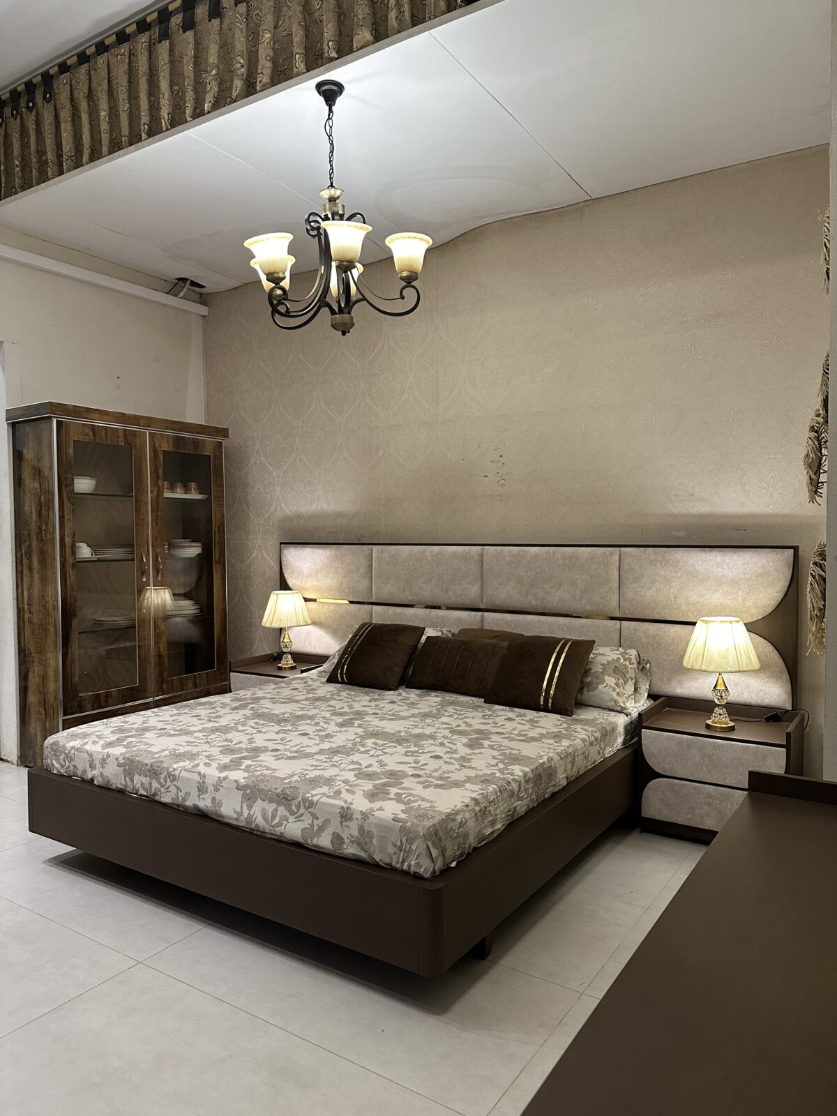 T bed set - Image 1